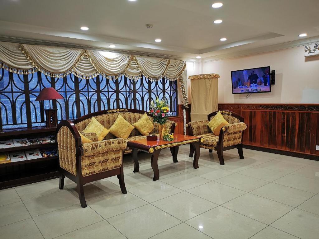 Jun Yue Hotel Phnom Penh Zewnętrze zdjęcie