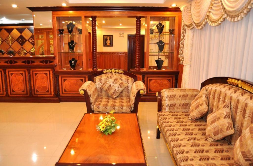 Jun Yue Hotel Phnom Penh Zewnętrze zdjęcie
