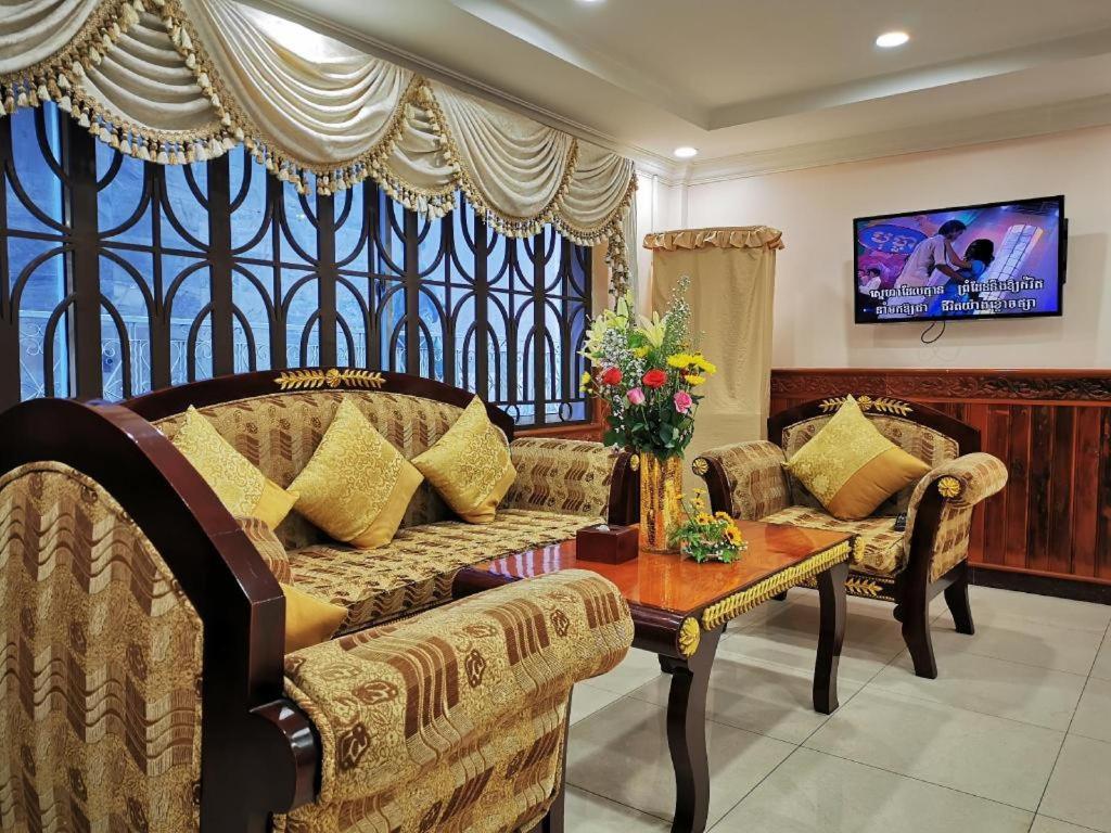 Jun Yue Hotel Phnom Penh Zewnętrze zdjęcie