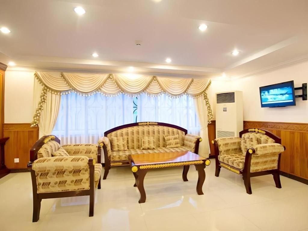 Jun Yue Hotel Phnom Penh Zewnętrze zdjęcie