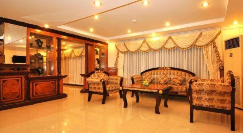 Jun Yue Hotel Phnom Penh Zewnętrze zdjęcie