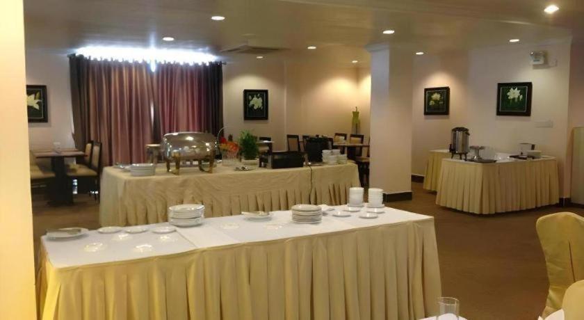 Jun Yue Hotel Phnom Penh Zewnętrze zdjęcie