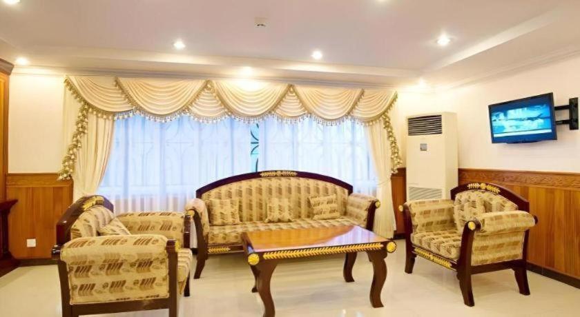 Jun Yue Hotel Phnom Penh Zewnętrze zdjęcie