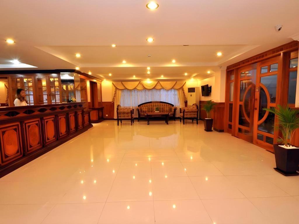 Jun Yue Hotel Phnom Penh Zewnętrze zdjęcie
