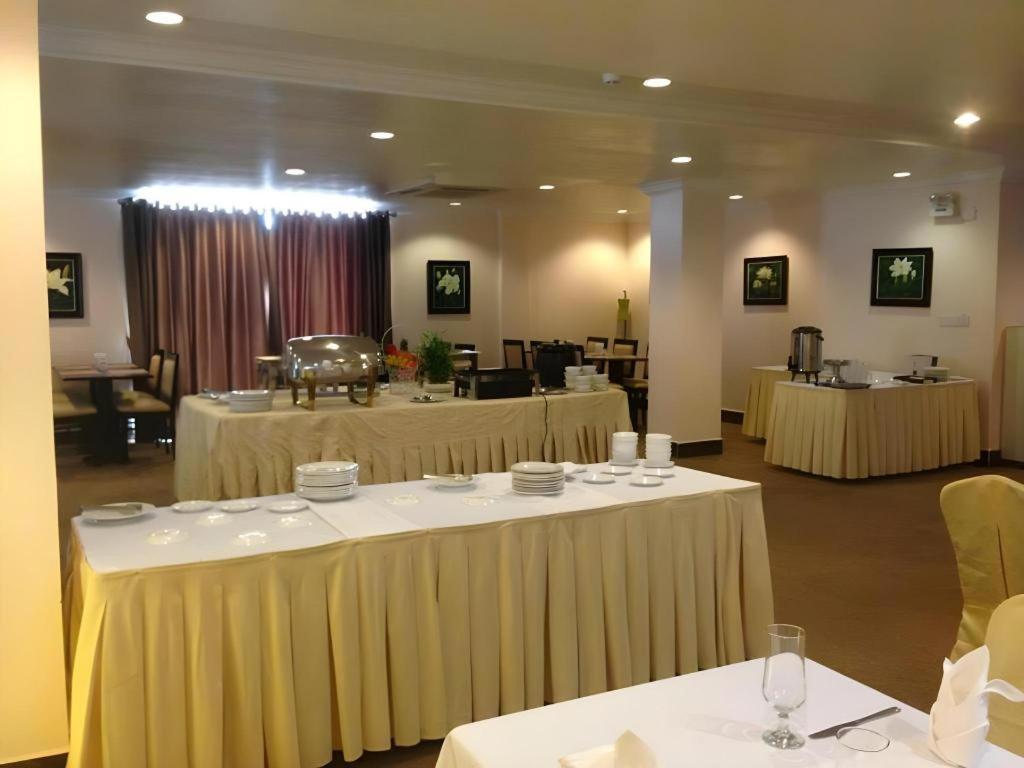 Jun Yue Hotel Phnom Penh Zewnętrze zdjęcie